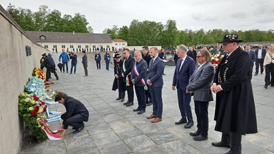 Vizebürgermeister MMag. Dr. Alexander Kastner war am Wochenende bei der Gedenkfeier zum 79. Jahrestag der Befreiung des KZ Dachau eingeladen. Foto: KK/Stadt Dachau