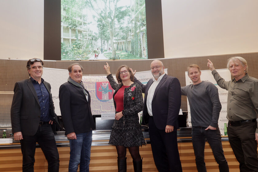 Präsentierten das Projekt „Green Canyon“ zur Nachnutzung des alten Hallenbad-Areals: v.l.: DI Robert Piechl (Leiter Abteilung Stadtplanung), Dir. Ing. Johannes Geiger (Geschäftsführer GWS), Stadträtin DI Constance Mochar, STW-Vorstand DI Erwin Smole und das Architektenteam DI Oliver Wildpaner und DI Wolfgang Köck.  Foto: StadtKommunikation / Wajand