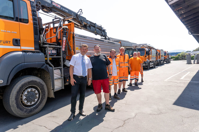 Mehrere Großfahrzeuge der Stadt Klagenfurt brachen Donnerstag auf, um im Umweltkatastrophengebiet Hilfe zu leisten.  Foto: StadtKommunikation/Wiedergut