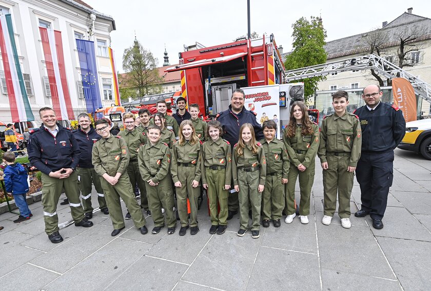 Der Feuerwehr-Nachwuchs präsentierte sich am Neuen Platz. Foto: StadtKommunikation/Bauer