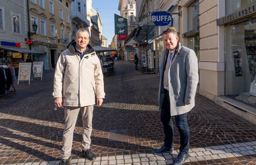 Bürgermeister Christian Scheider und Wirtschaftsreferent Stadtrat  Max Habenicht startet in die Wirtschaftsoffensive.  Foto: StadtKommunikation/Wiedergut