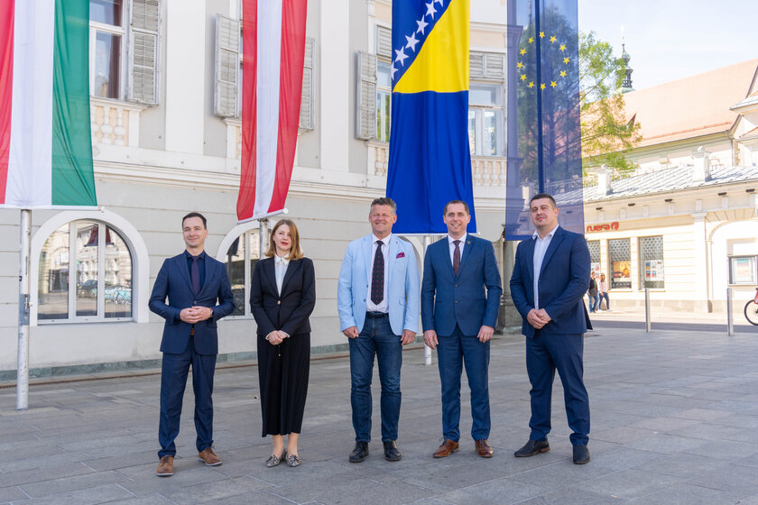 Bürgermeister Christian Scheider hieß die Delegation aus Bosnien am Donnerstag im Rathaus willkommen.   Foto: StadtKommunikation/Wiedergut