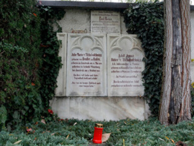 Grabstein der Familie Tschabuschnigg