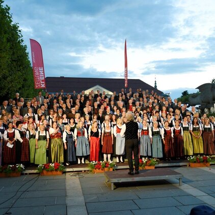 500 Sängerinnen und Sänger auf dem Neuen Platz ©StadtPresse/Fritz