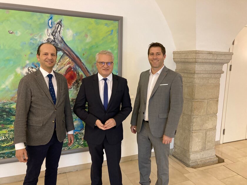 In einem Arbeitsgespräch tauschten sich Klagenfurts Vizebürgermeister Mag. Philipp Liesnig und STW-Aufsichtsrat  Dr. Jürgen Dumpelnik mit dem Linzer Bürgermeister Klaus Lugar aus.
