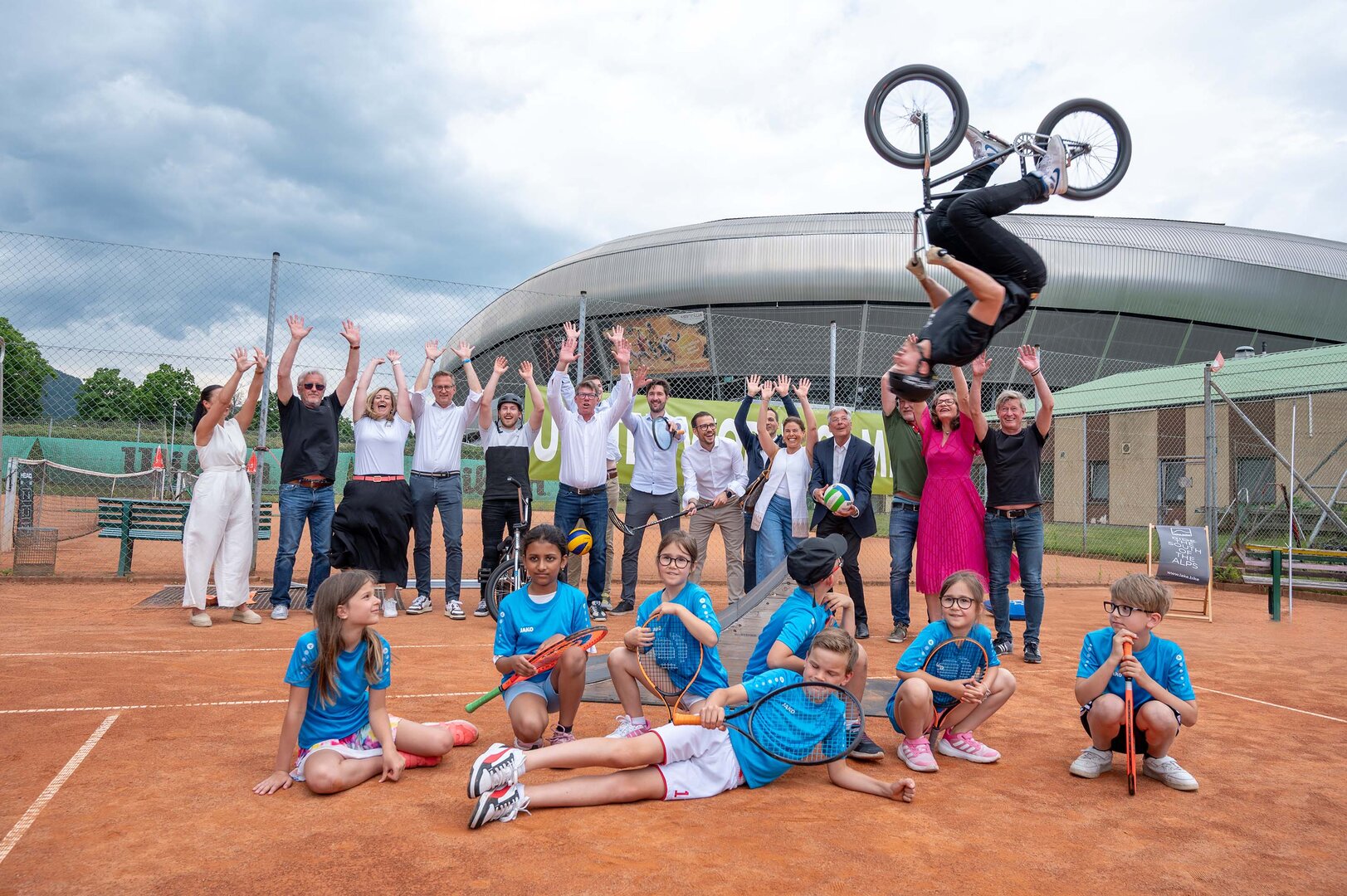 Mit Schwung geht es in die 19. Auflage des internationalen Sportfestivals in Klagenfurt. BMX-Sportler bieten einen Vorgeschmack auf die Eröffnungsfeier. Diese findet am 20. Juni im Wörthersee Stadion statt. 
