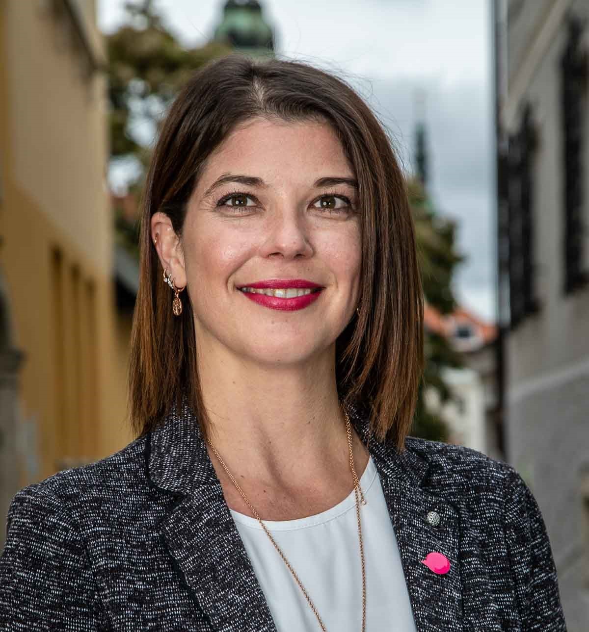 Mag. phil. Verena Polzer (NEOS) Mag. phil. Verena Polzer (NEOS)