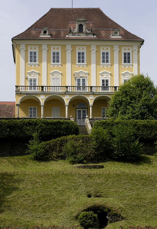 Schloss Annabichl mit Terassengarten©StadtPresse/Puch