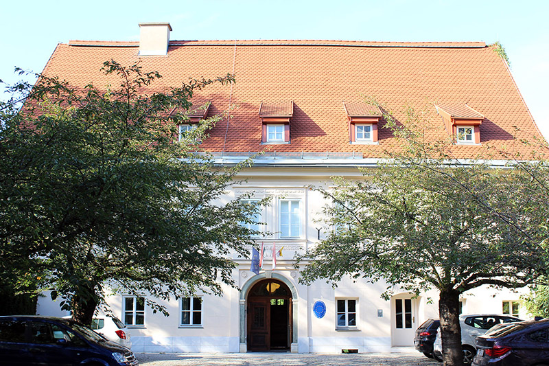 Europahaus mit Hof©StadtPresse