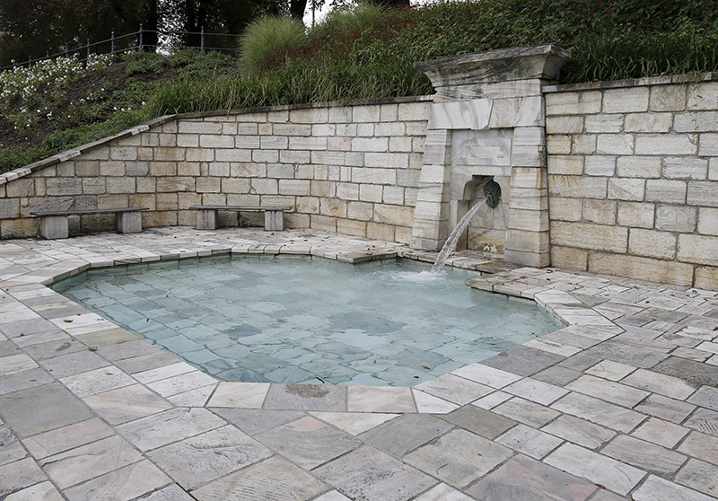 Fluderbrunnen mit Wasserbecken©StadtPresse