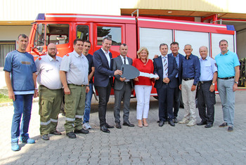 Bgm Dr. Maria-Luise Mathiaschitz, Vzbgm Jürgen Pfeiler und Wolfgang Germ,StR Christian Scheider und Markus Geiger, Kommandanten Ing. Gottfried Strieder, Franz Socher sowie Christian Lackner und Delegation aus Srebrenica