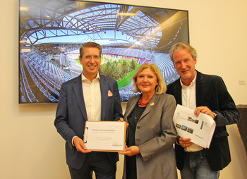 Präsentierten die FOR FOREST Medienanalyse: Bgm Dr. Maria-Luise Mathiaschitz, Mag. Florian Laszlo (Observer) und Mag. Helmuth Micheler (Tourismusverband Klagenfurt am Wörthersee) Foto: © StadtPresse