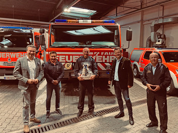 Vizebürgermeister und Feuerwehrkollege Wolfgang Germ, Branddirektor-Stv. Helmut Unterluggauer, Stadtrat Christian Scheider und Branddirektor Ing. Gottfried Strieder wünschten Walter Ogris bei einem gemeinsamen Frühstück in der Berufsfeuerwehr alles Gute für die anstehende Pension. (v.l.) Foto: StadtPresse