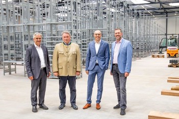 Wirtschaftsreferent Stadtrat Markus Geiger mit DI Gotthard Matauschek und Baumeister Harald Taxacher von „P+M Holding GmbH“ und DI Heinz Koch (Stadtwerke / Energie Klagenfurt)