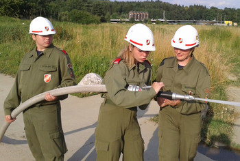 Jungfeuerwehr beim Üben