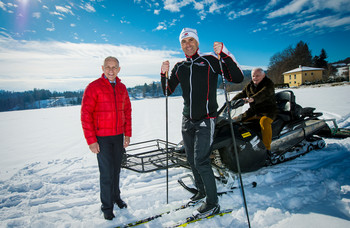 Sportreferent Vizebürgermeister Jürgen Pfeiler, Mag. Mario Polak (Sportamt) und Karlheinz Wultsch („Horse und Country Club Seltenheim Hallegg“)