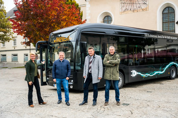 V.l. Mobilitätsstadträtin Sandra Wassermann, KMG-Prokurist Gernot Weiss, Stadtwerke Eigentümervertreter Bürgermeister Christian Scheider, KMG-Geschäftsführer und ÖV-Koordinator der Stadt Dr. Wolfgang Hafner