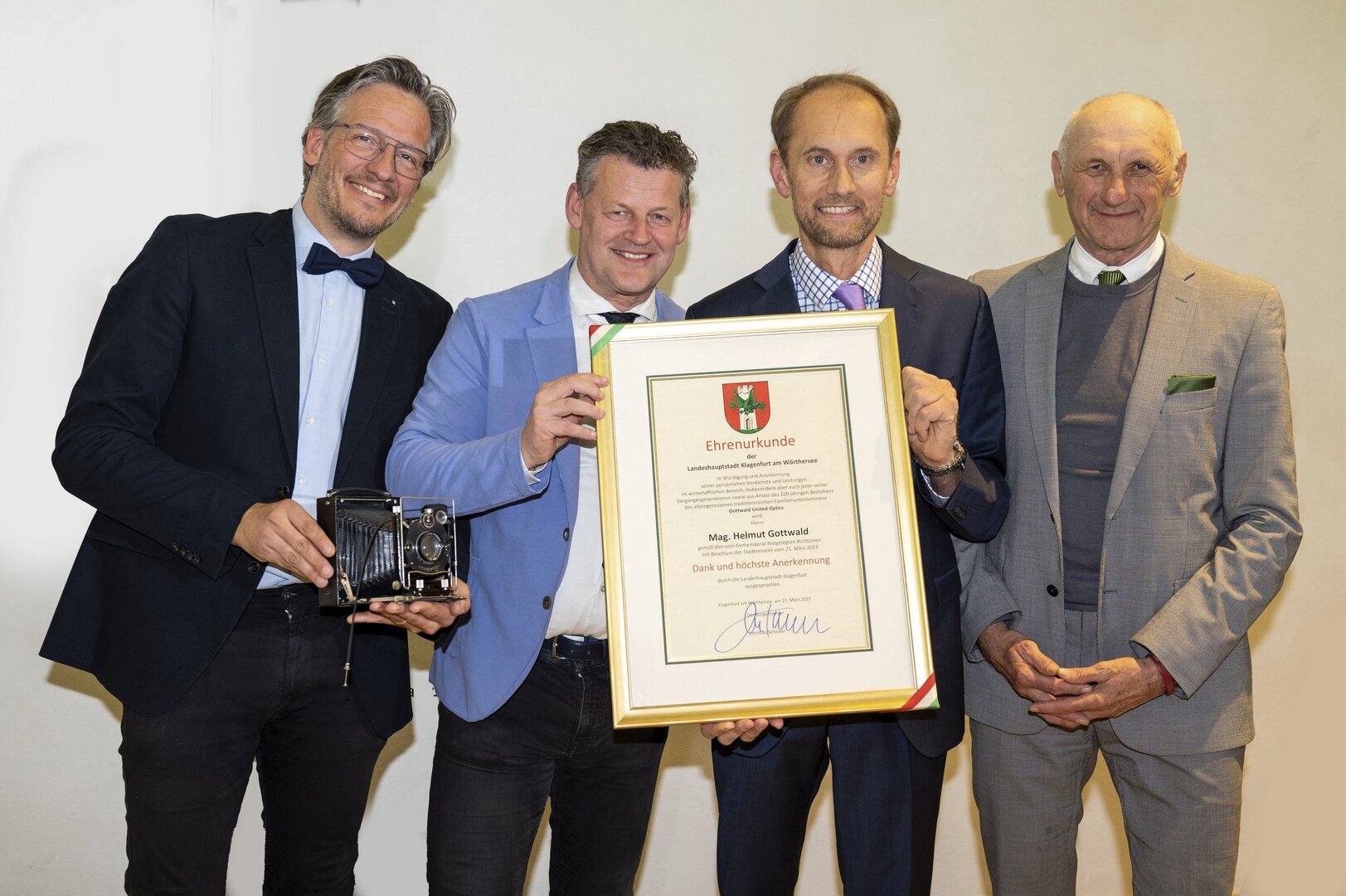 Bürgermeister Christian Scheider mit Mag. Helmut Gottwald, Mag.  Daniel Kuschinsky und Gemeinderat Dr. Manfred Mertel. 