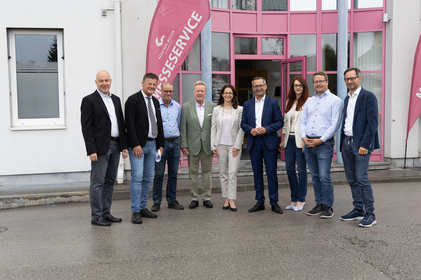 Bernhard Erler, Bürgermeister Christian Scheider, Arnold Sadjak,  Günter Pfeistlinger, Christina Moser, Stadtrat Franz Petritz, Michaela Mairitsch,  Denis Smrtnik und Josef Gröchenig. Foto: StadtKommunikation/Just
