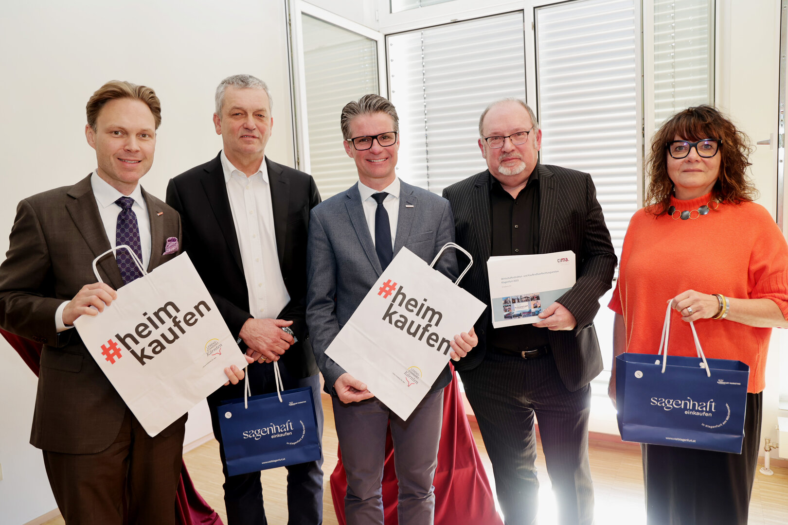 Raimund Haberl, Obmann Sparte Handel, Wirtschaftskammer Kärnten,  Wirtschaftsreferent Stadtrat Max Habenicht, Franz Ahm, WK  Bezirksstellenobmann Klagenfurt Stadt, Roland Murauer, CIMAGeschäftsführer und Mag. Inga Horny, Geschäftsführerin der Klagenfurt  Marketing GmbH. Foto: StadtKommunikation/Wajand