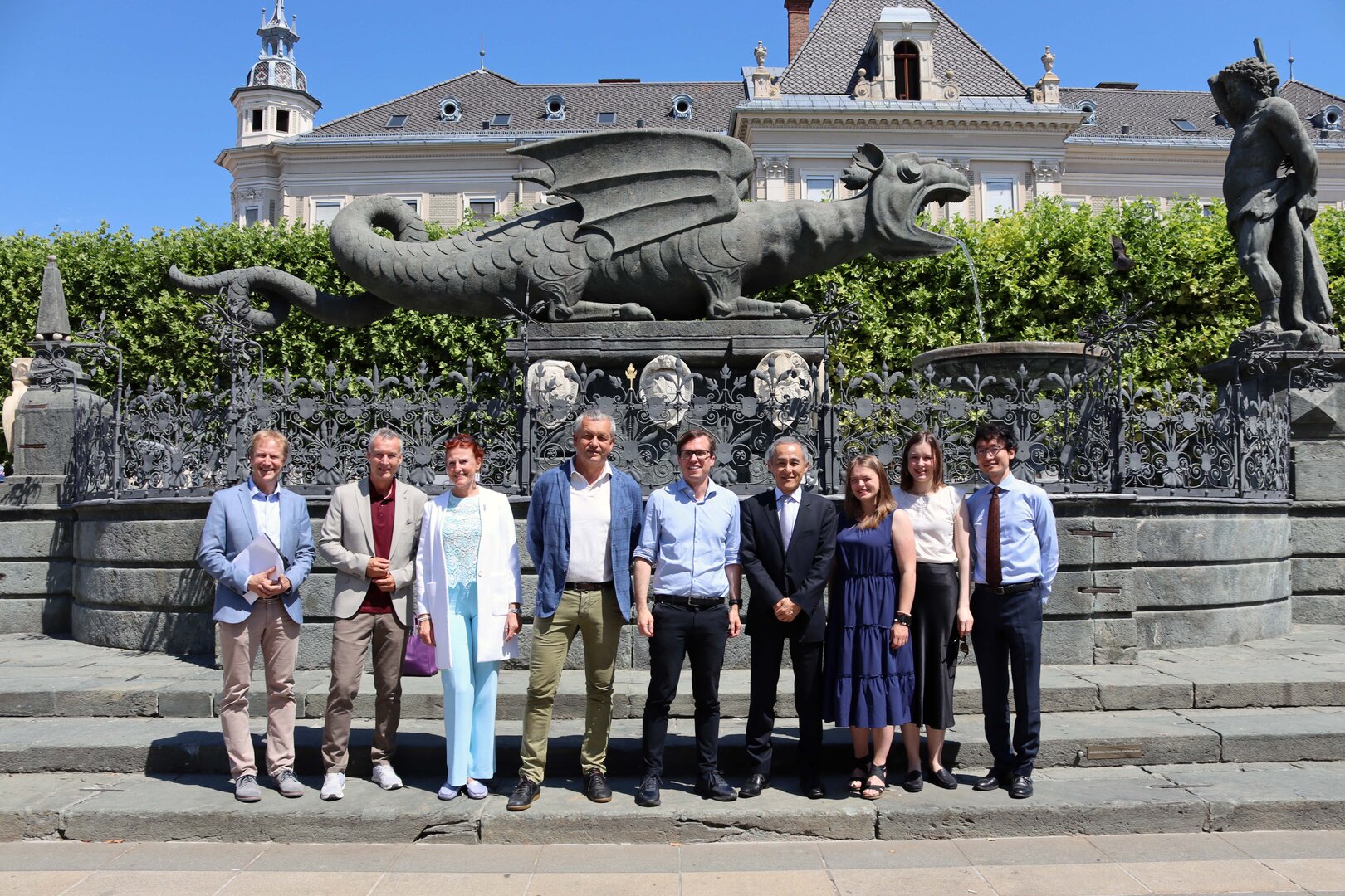 Eine hochkarätige Delegation der OECD war dieser Tage zu Gast in Klagenfurt. Sie diskutierten mit Vertretern der Stadtregierung als auch des Magistrates über künftige Rahmenbedingungen für Städte und ihre Bedeutung in der Regionalentwicklung.