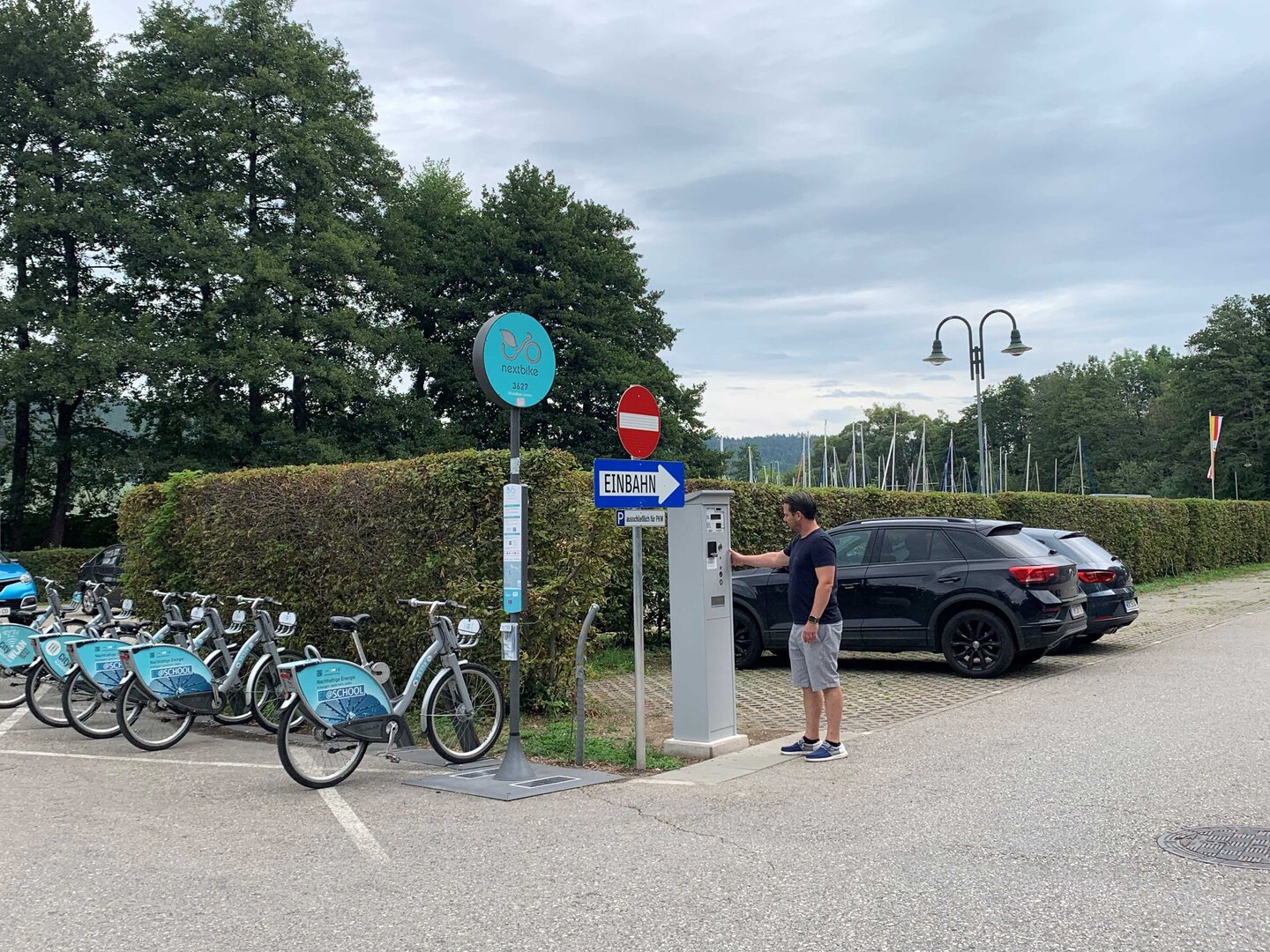 Am Lorettobad-Parkplatz der Stadtwerke sind die Parkgebühren und Überwachungszeiten mit jenen in der übrigen Ostbucht ident.