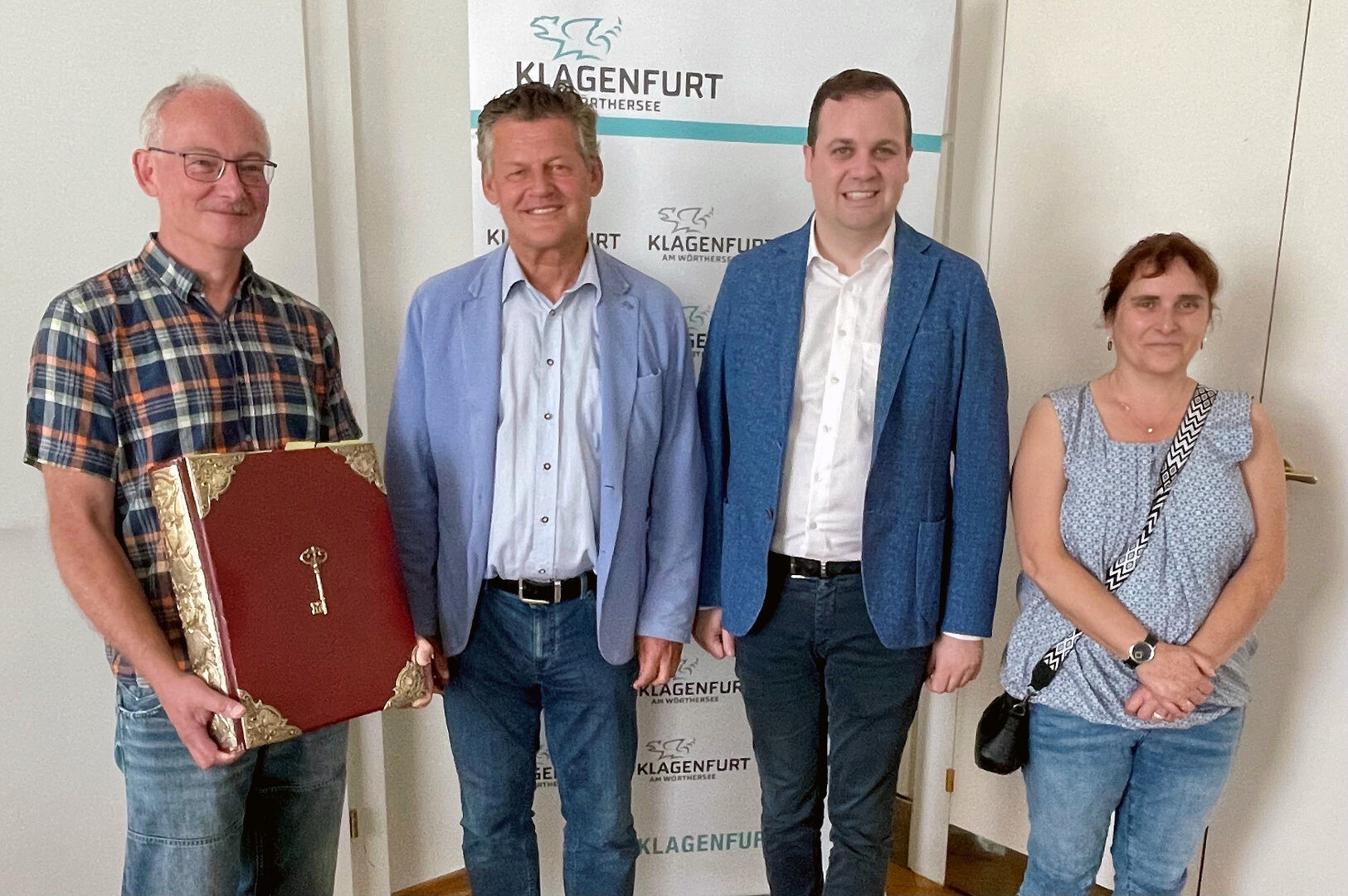 Das Ehepaar Cordes aus der Partnerstadt Dessau-Roßlau wurden von Bürgermeister Christian Scheider und Vizebürgermeister Patrick Jonke herzlich begrüßt.