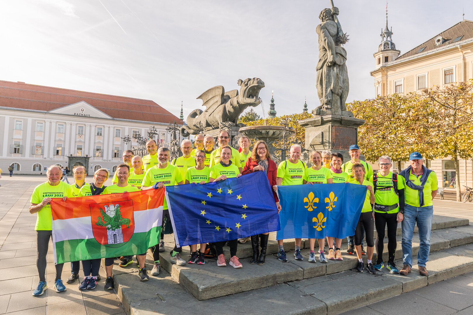 Sportstadträtin DI Constance Mochar begrüßte die Laufrunde aus Wiesbaden nach dem 840 km langen Partnerschaftslauf in Klagenfurt.