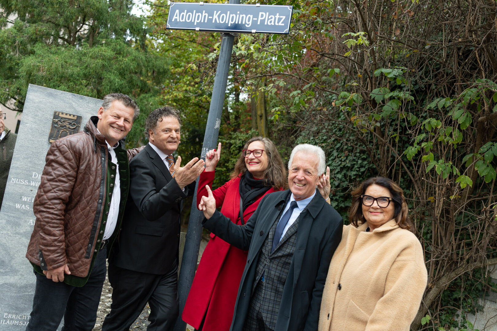 Der Adolph-Kolping-Platz wurde im Zuge des 170-jährigen Jubiläums der Kolpingsfamilie feierlich eingeweiht. Foto: StadtKommunikation/Zangerle