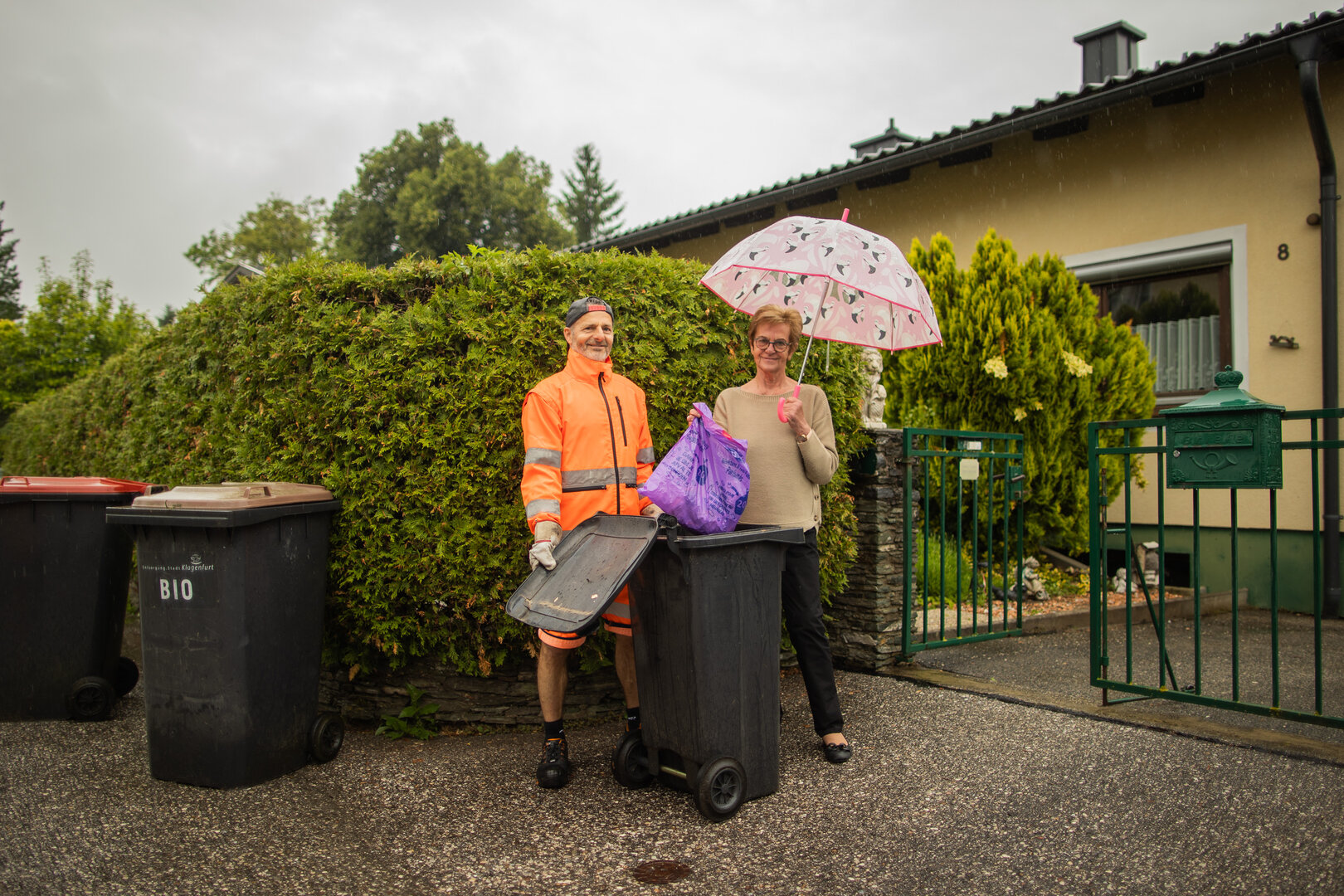 2026 gelten Änderungen bei der Abfall-Abholung Die Mitarbeiter der Abteilung Entsorgung holen Mülltonnen ab 1. Jänner 2026 an der Grundstücksgrenze ab.