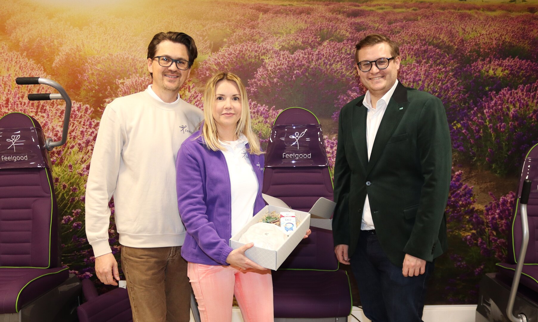 Wirtschaftsreferent Stadtrat Julian Geier gratulierte Corinna und Michael Gruber zur Eröffnung des ersten Feelgood Centers in ganz Kärnten. Foto: StadtKommunikation/Buchner