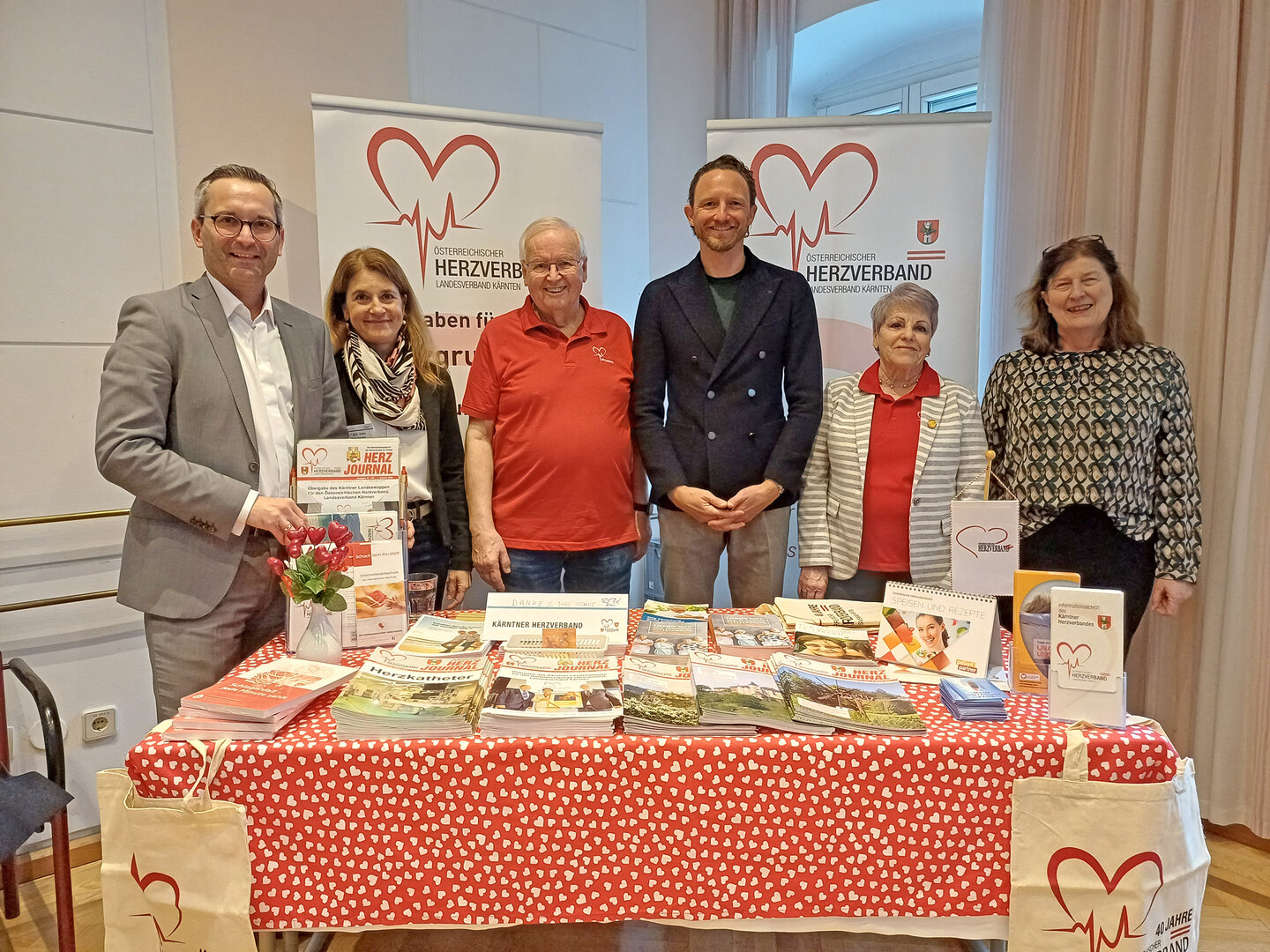 Gesundheitsreferent Stadtrat Mag. Franz Petritz mit den Vertretern des Herzverbandes Anita Nagele und Walter Watzenig sowie Dr. Carl Kaulfersch und GR Gabriela Herzog. Foto: Büro Petritz