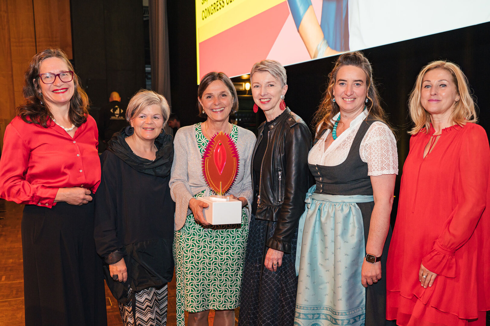 Mag.a Astrid Malle erhielt für ihr jahrzehntelanges Engagement im Frauen- und Gleichstellungsbereich den Würdigungspreis des Landes Kärnten. Foto: Sarah Egger Fotografie (KK)