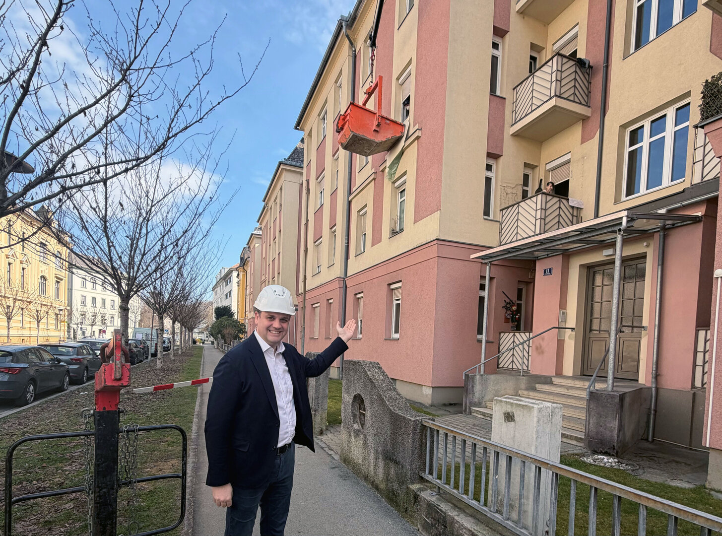 Wohnungsreferent Vizebürgermeister Patrick Jonke startet mit Klagenfurt Wohnen eine Sanierungsoffensive.