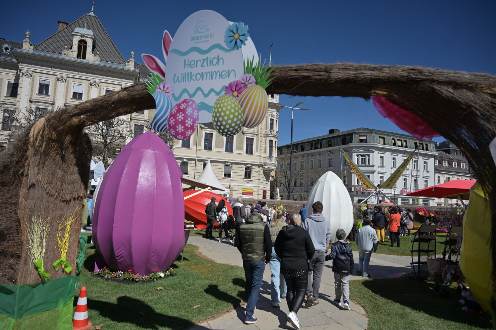 Mit einem Rundgang auf den Ostermarkt lässt es sich bestens auf das bevorstehende Fest vorbereiten. Foto: SK/Hronek