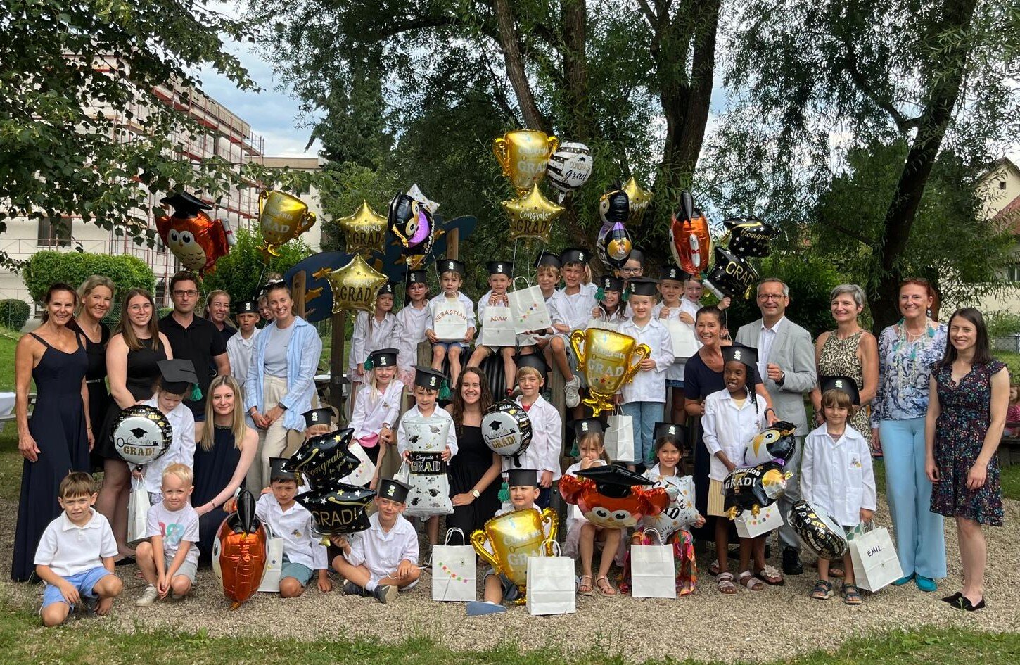 Elementarpädagogikreferent Stadtrat Mag. Franz Petritz feierte gemeinsam mit dem pädagogischen Team, den Kindern und deren Eltern im städtischen MINT-Kindergarten „Sonnenschein“ Freitagvormittag die Abschlussfest für die angehenden Schulkinder. Foto: Büro Stadtrat Petritz