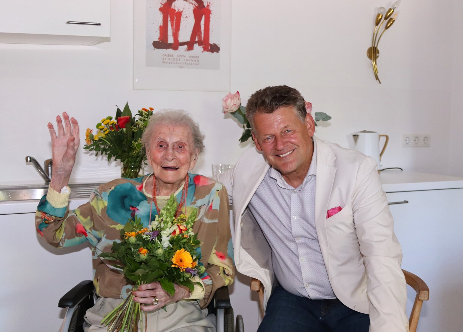 Bürgermeister Christian Scheider besuchte Frau Forstner persönlich, um ihr zum 101. Geburtstag zu gratulieren. Foto: StadtKommunikation/Buchner 