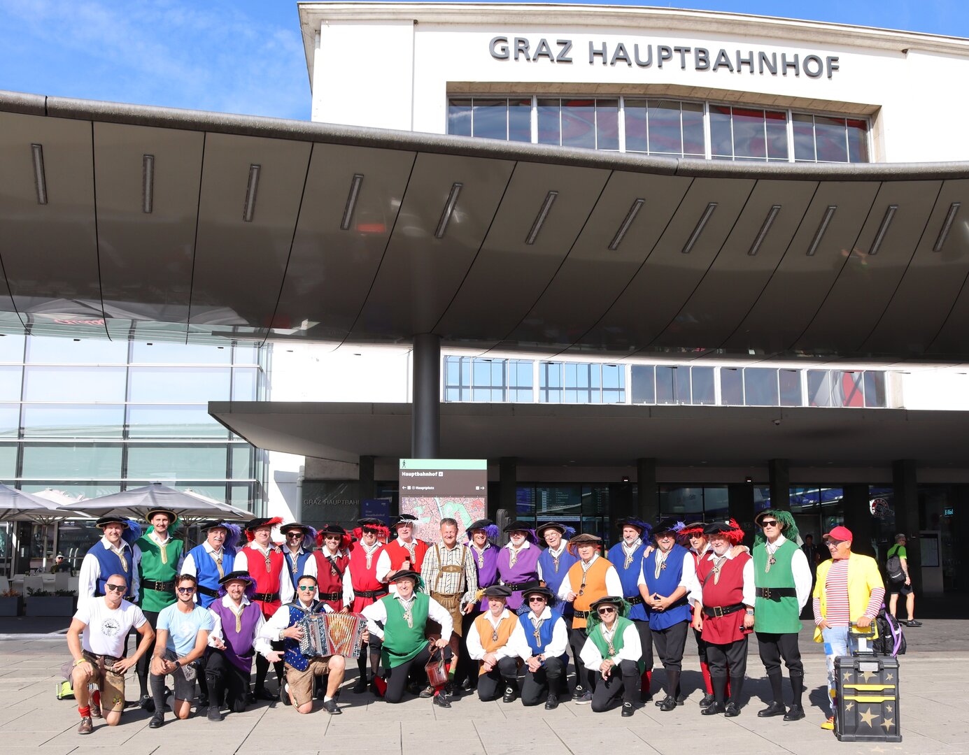Bürgermeister Christian Scheider und die Stadtrichter zu Clagenfurth rührten in Graz die Werbetrommel für den Altstadtzauber 2026. Foto: StadtKommunikation/Buchner 