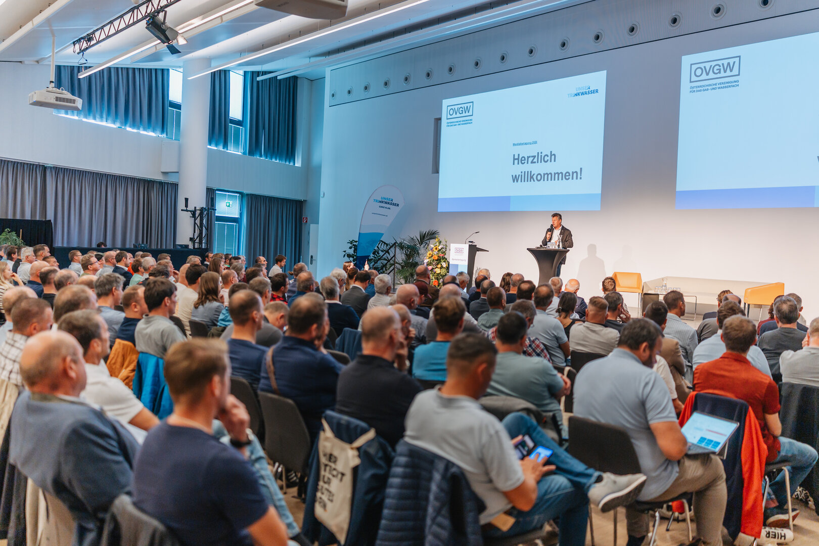 Bürgermeister Christian Scheider begrüßte die Teilnehmerinnen und Teilnehmer der ÖVGW-Werkleitertagung 2026 in Klagenfurt. 